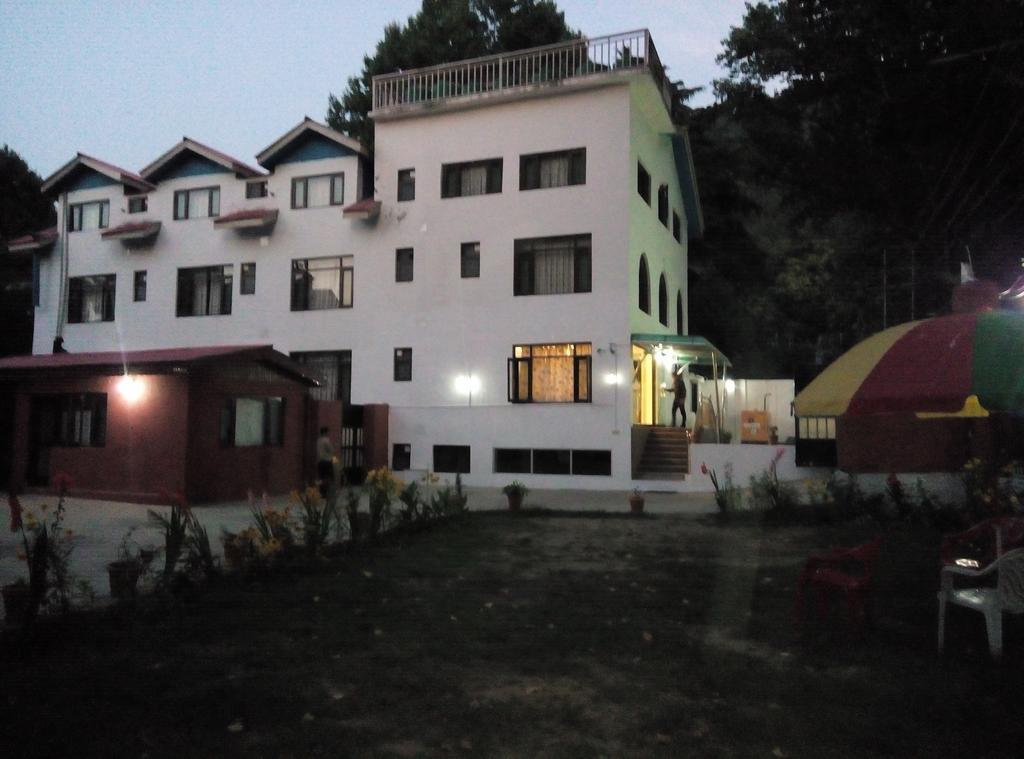 Hotel Grand Jigar Srīnagar Eksteriør billede